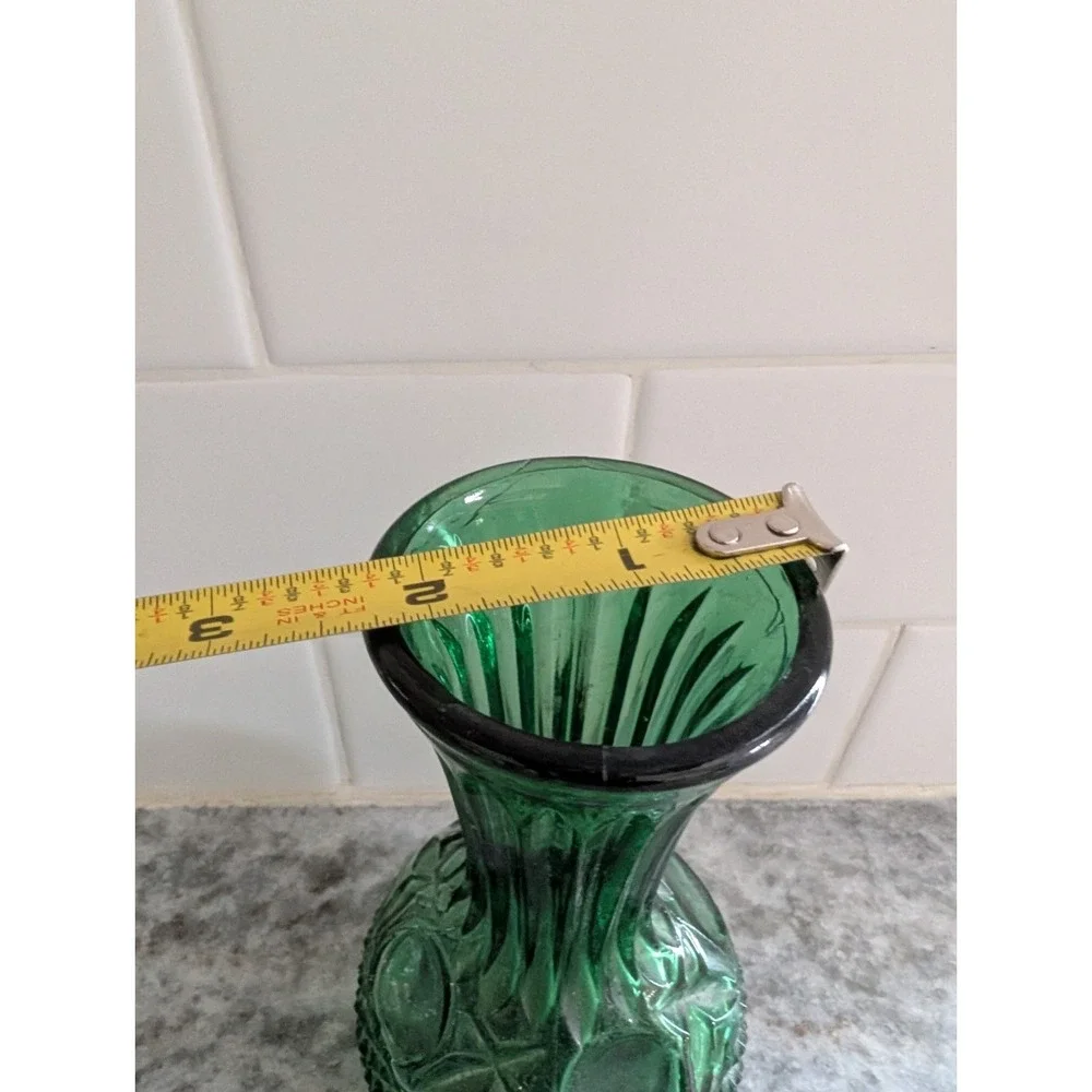 VTG Emerald Green‎ Pressed Glass Diamond Pattern Bud Vase 6.5